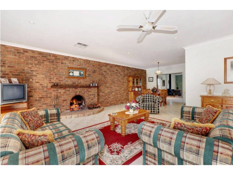 183-195 Westcott Parade, Rockbank VIC 3335