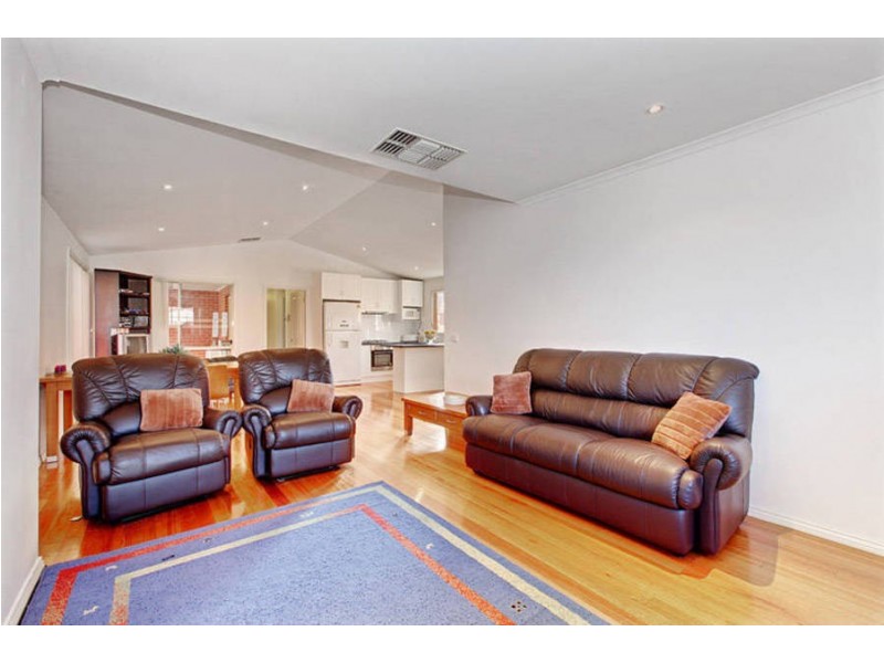 8a Sibyl Court, Keilor Downs VIC 3038