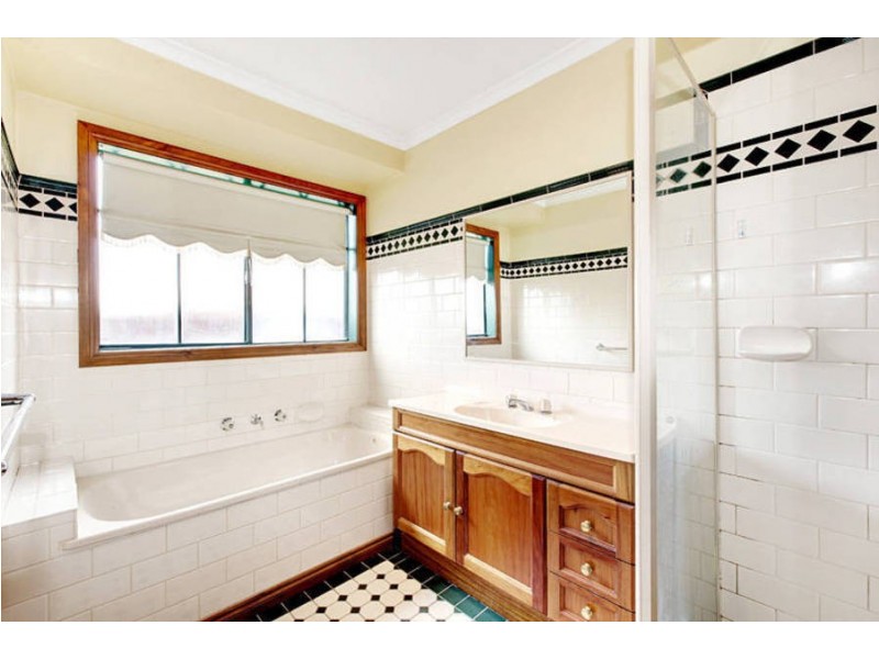 2 Nottingham Way, Sydenham VIC 3037