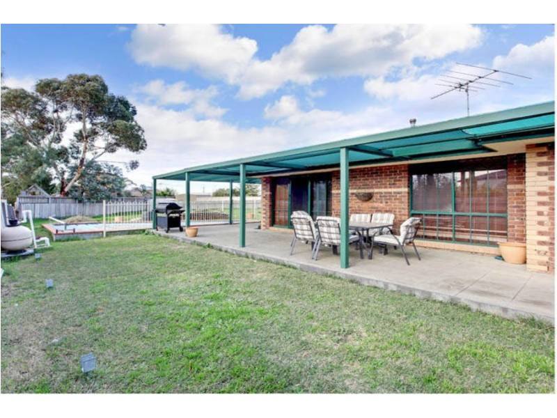2 Nottingham Way, Sydenham VIC 3037