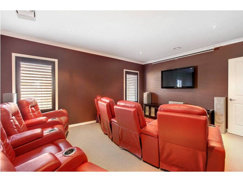 54 Double Bay Drive, Taylors Hill VIC 3037