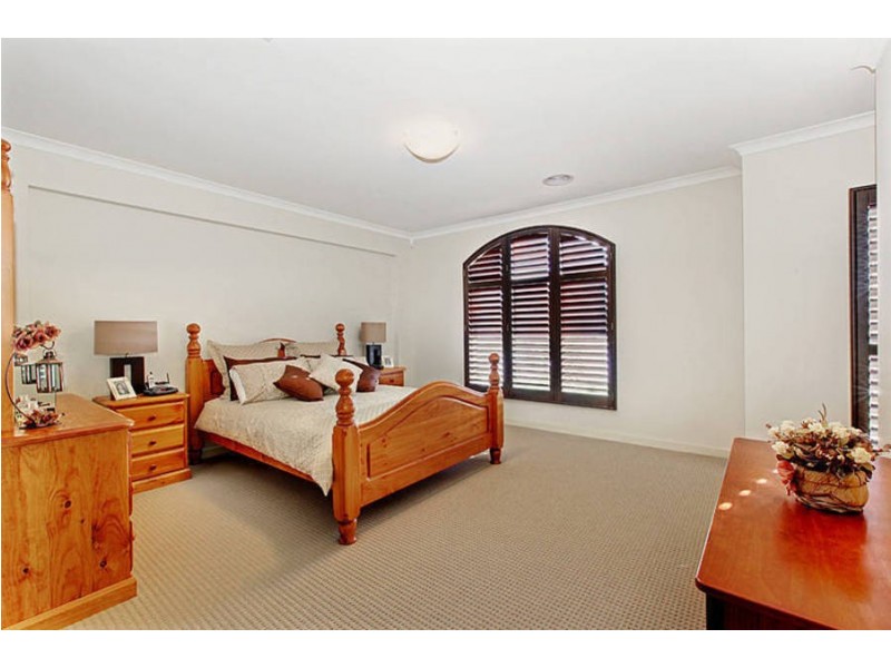 54 Double Bay Drive, Taylors Hill VIC 3037