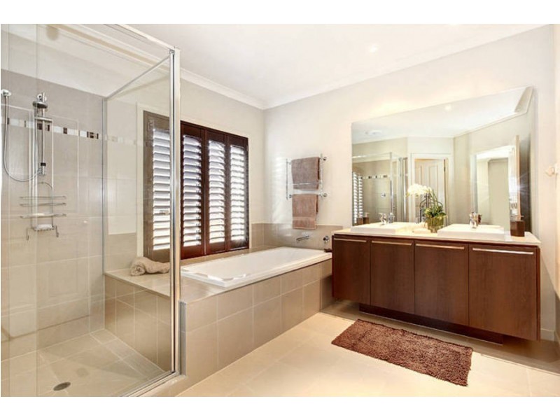 54 Double Bay Drive, Taylors Hill VIC 3037