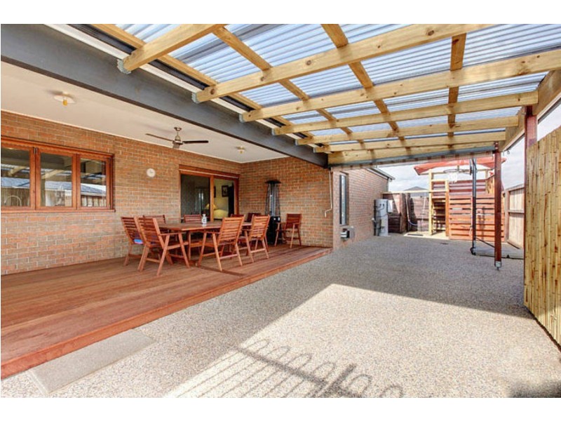 17 Alvis Close, Taylors Hill VIC 3037
