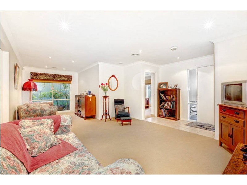 5 Saronvale Crescent, Hillside VIC 3037