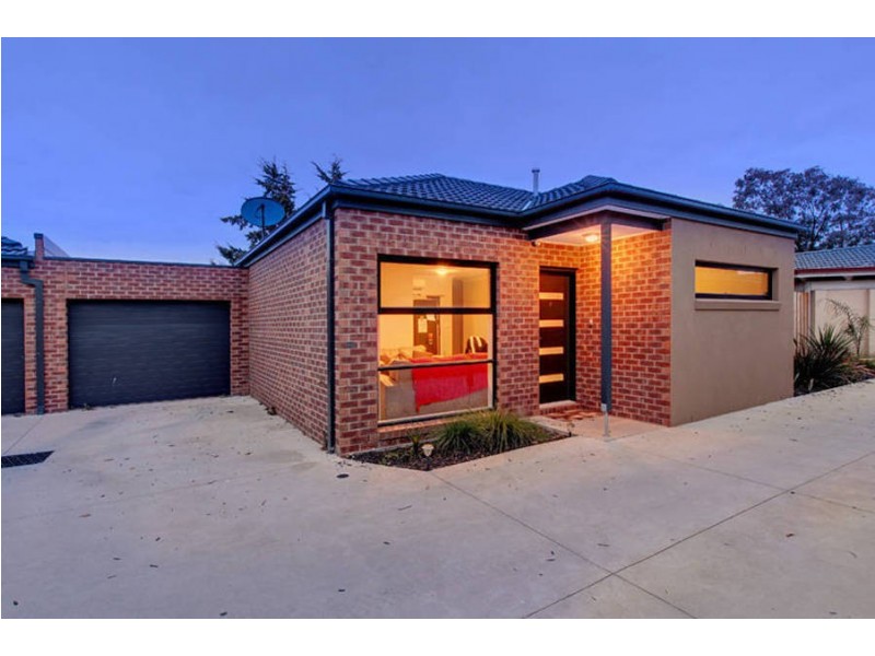 2/4 Montrose Court, Sydenham VIC 3037