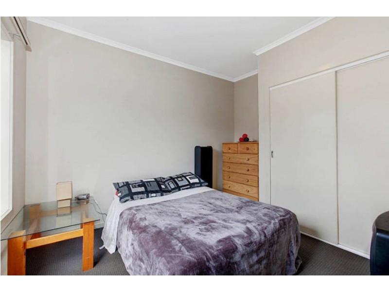 2/4 Montrose Court, Sydenham VIC 3037