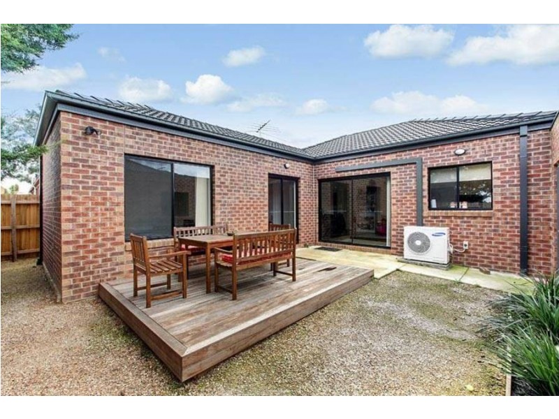 2/4 Montrose Court, Sydenham VIC 3037