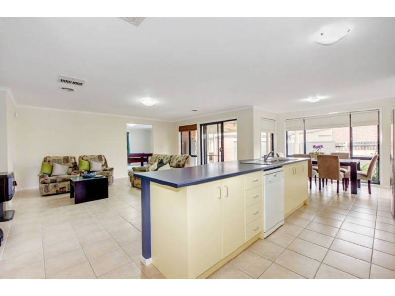 6 Coleman Court, Taylors Lakes VIC 3038