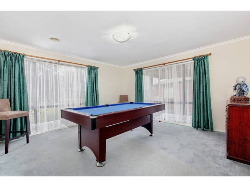 6 Coleman Court, Taylors Lakes VIC 3038