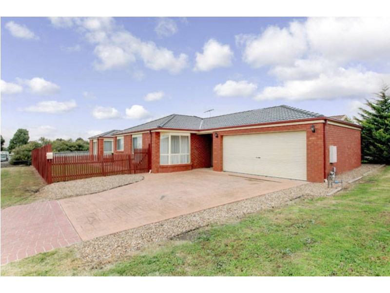 38 Kanmore Crescent, Hillside VIC 3037