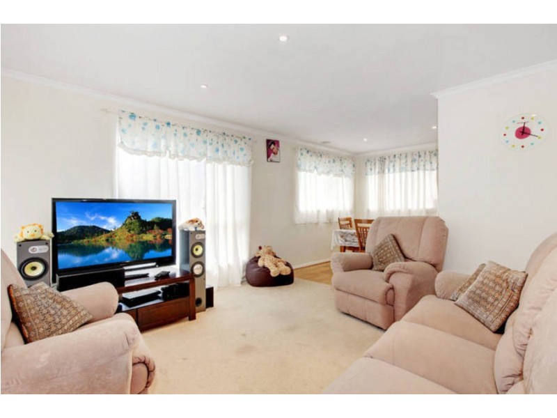 38 Kanmore Crescent, Hillside VIC 3037