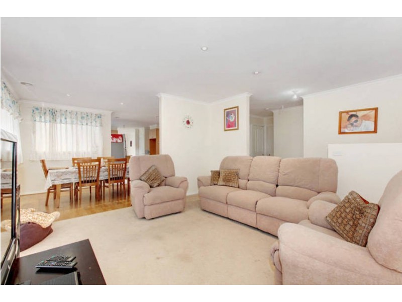 38 Kanmore Crescent, Hillside VIC 3037