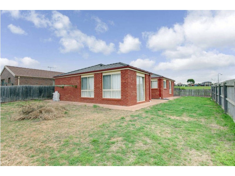 38 Kanmore Crescent, Hillside VIC 3037