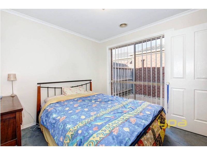 2/4 Lorraine Court, Hillside VIC 3037