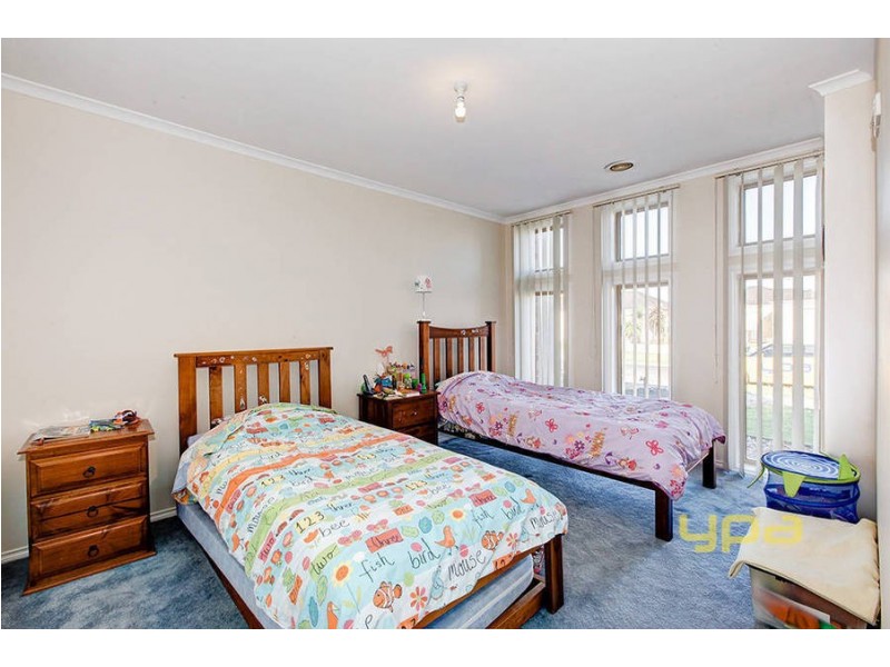 2/4 Lorraine Court, Hillside VIC 3037