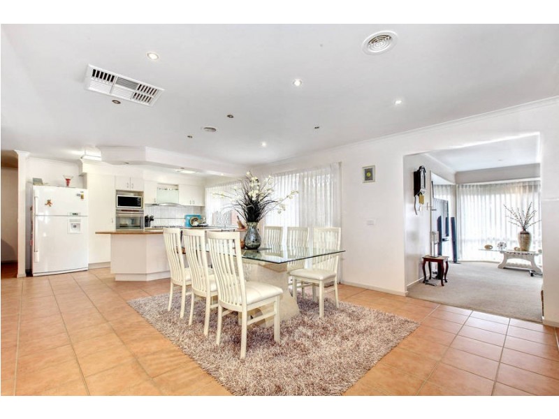 69 Landscape Drive, Hillside VIC 3037