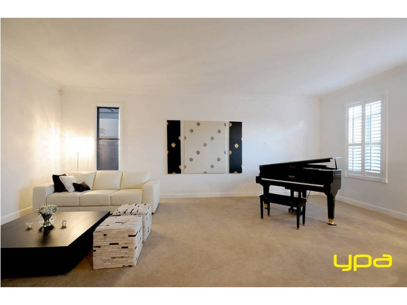 47 Cambridge Crescent, Taylors Lakes VIC 3038