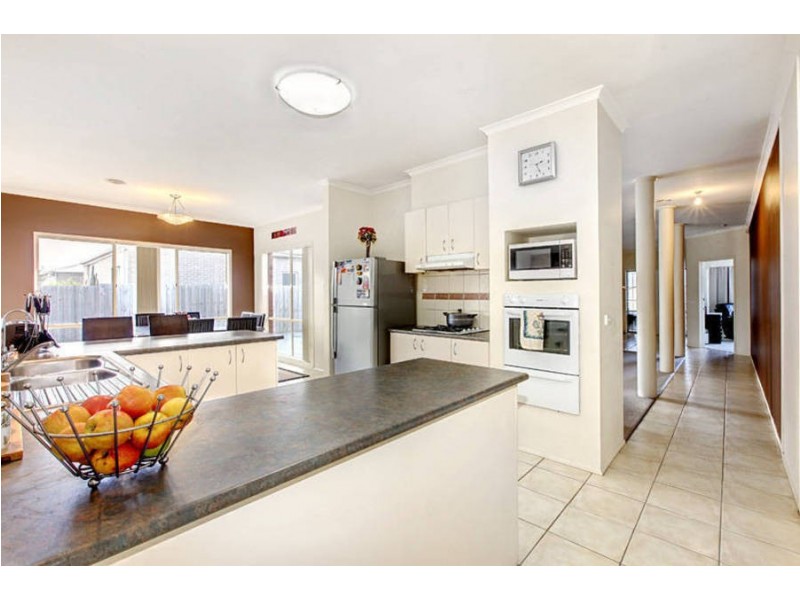 17  Collins Street, Taylors Hill VIC 3037