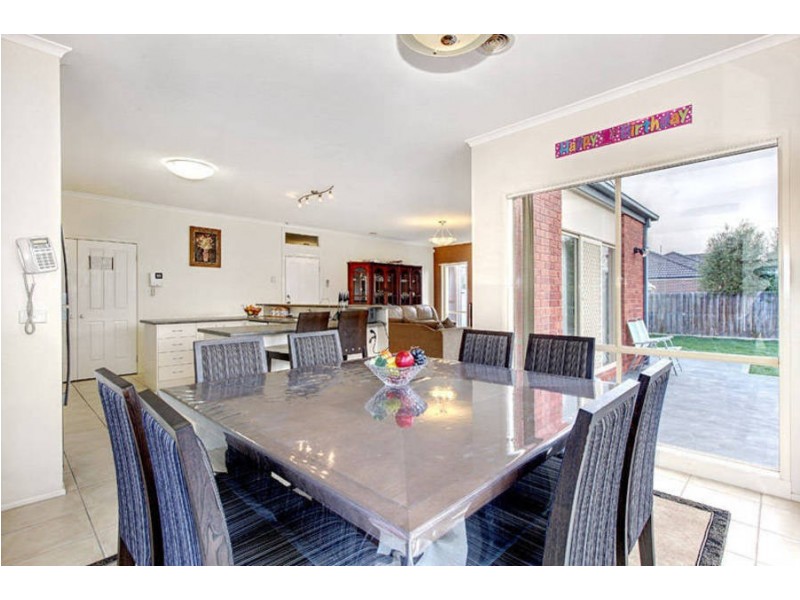 17  Collins Street, Taylors Hill VIC 3037