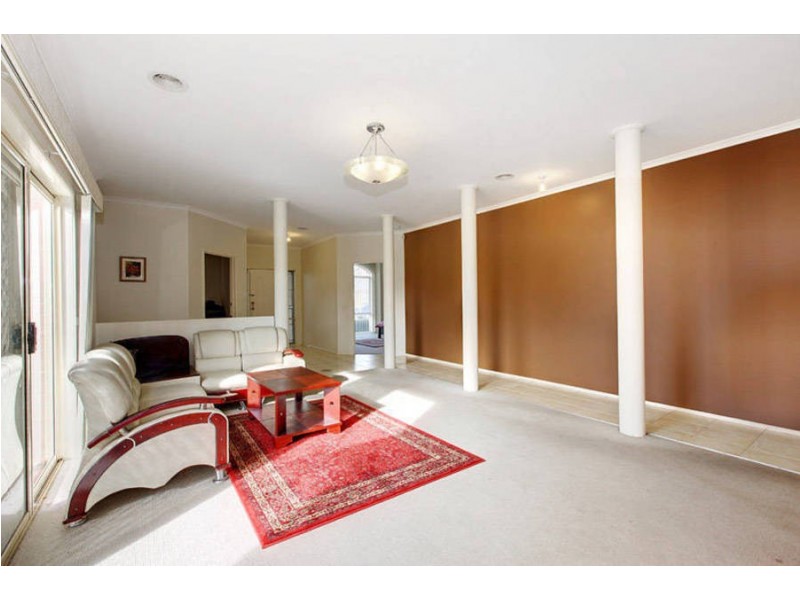 17  Collins Street, Taylors Hill VIC 3037