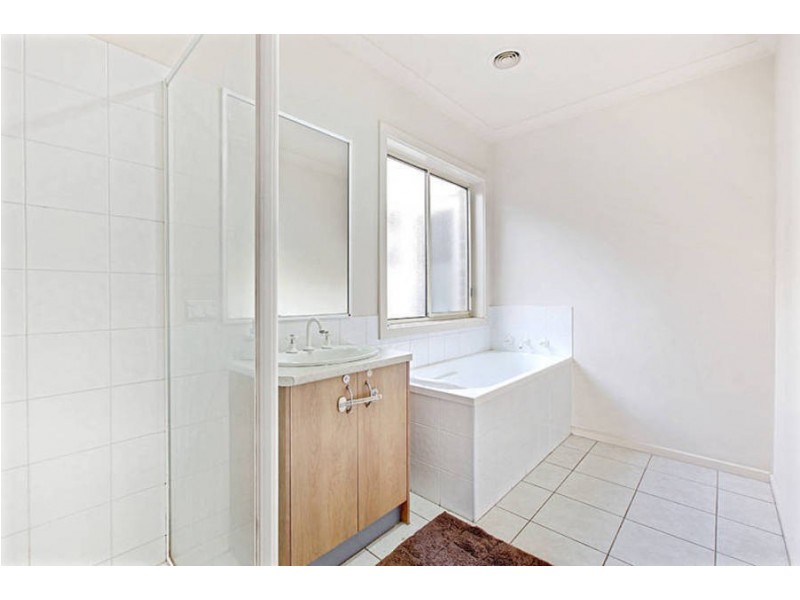 13 Sarkis Mews, Hillside VIC 3037