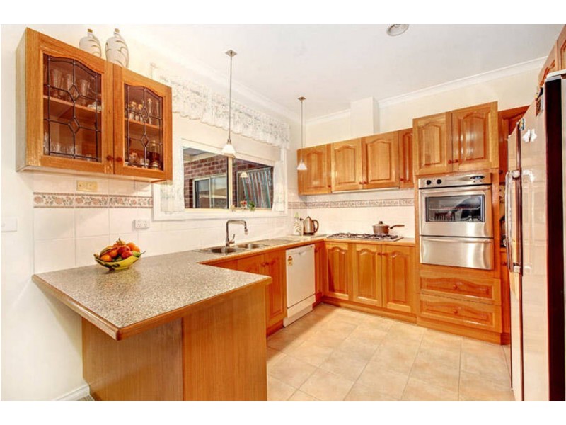 7 Landsbourgh Avenue, Taylors Lakes VIC 3038