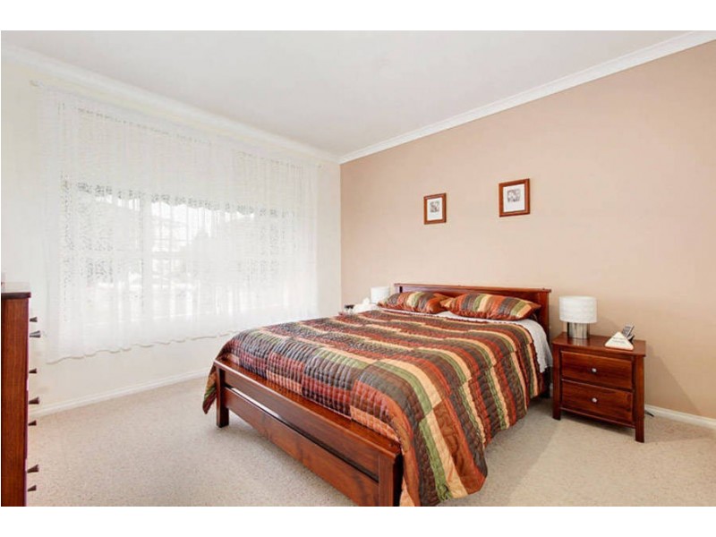 7 Landsbourgh Avenue, Taylors Lakes VIC 3038