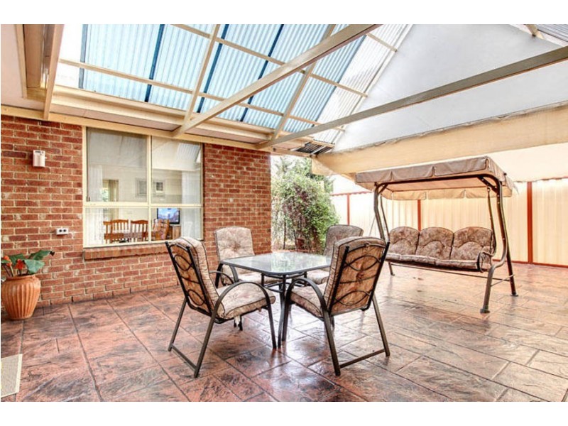 7 Landsbourgh Avenue, Taylors Lakes VIC 3038