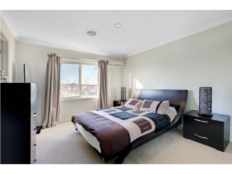 13 Wentworth Drive, Taylors Lakes VIC 3038