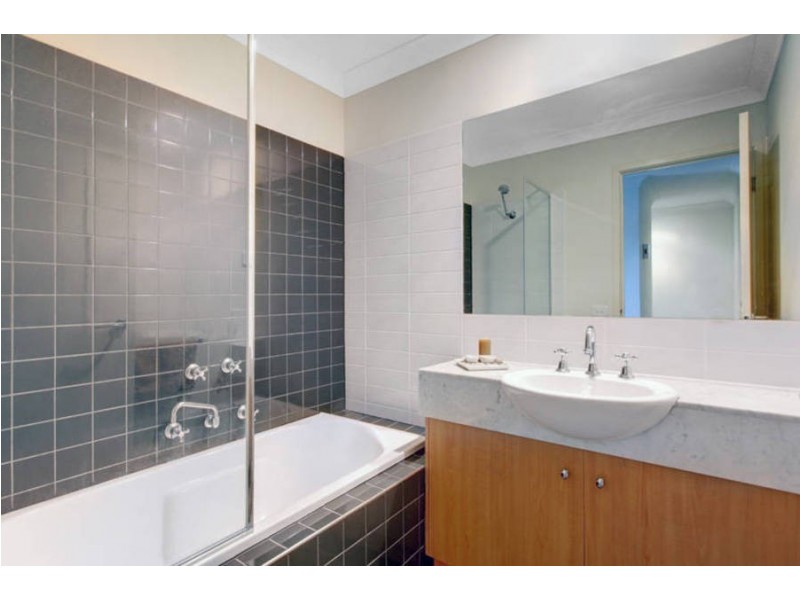 13 Wentworth Drive, Taylors Lakes VIC 3038