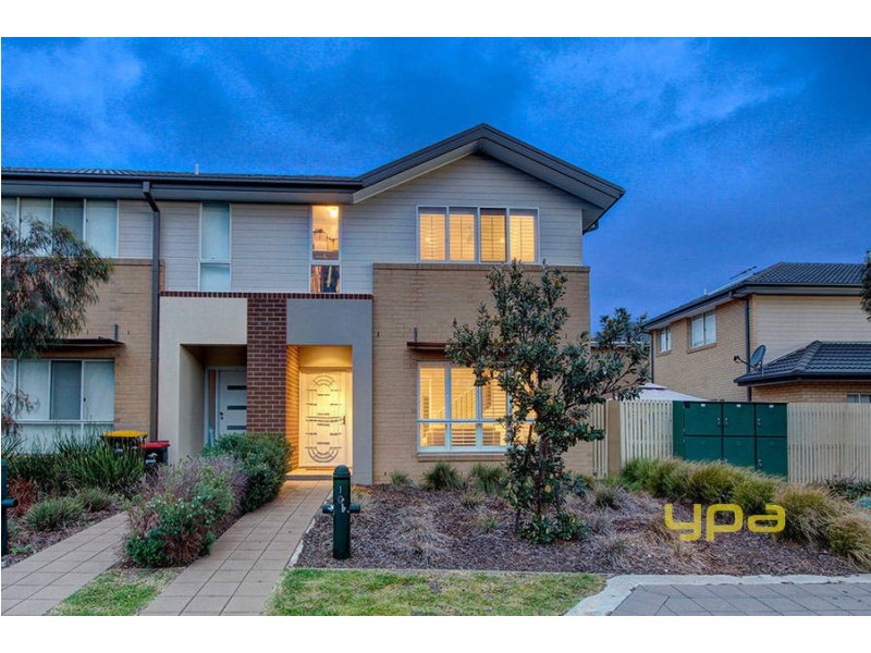 10 Eloura Circuit, Taylors Hill VIC 3037