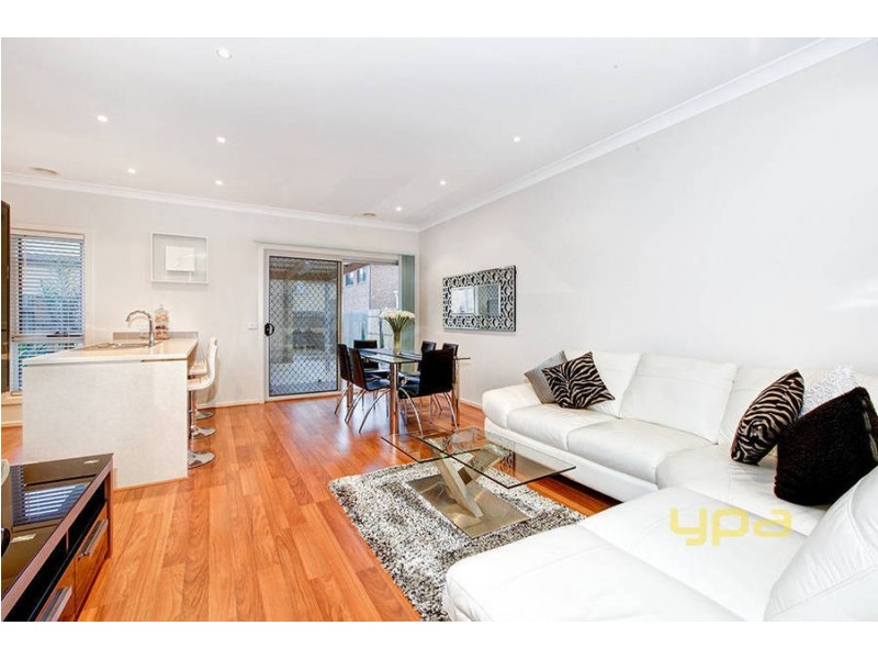 10 Eloura Circuit, Taylors Hill VIC 3037