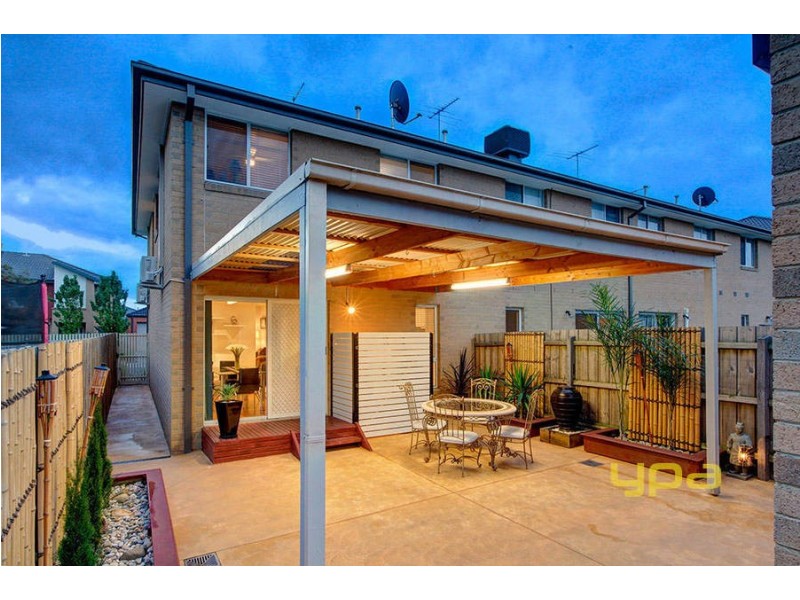 10 Eloura Circuit, Taylors Hill VIC 3037