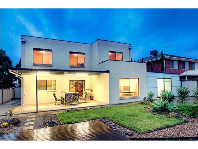 7 Silvan Walk, Taylors Hill VIC 3037