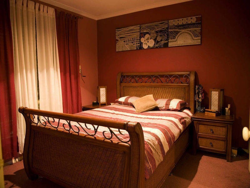 2/3 Manfred Avenue, St Albans VIC 3021