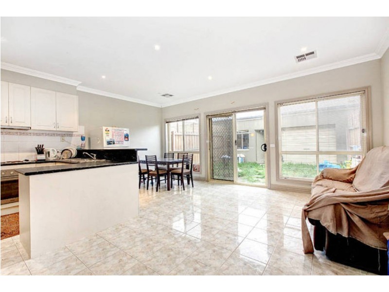 2/7 Lorraine Court, Hillside VIC 3037