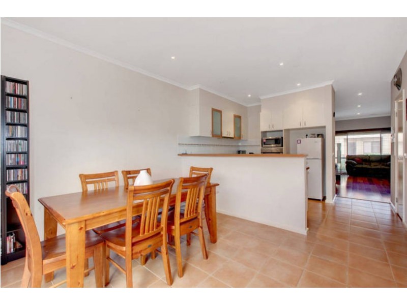 51 Amberlea Circuit, Taylors Hill VIC 3037