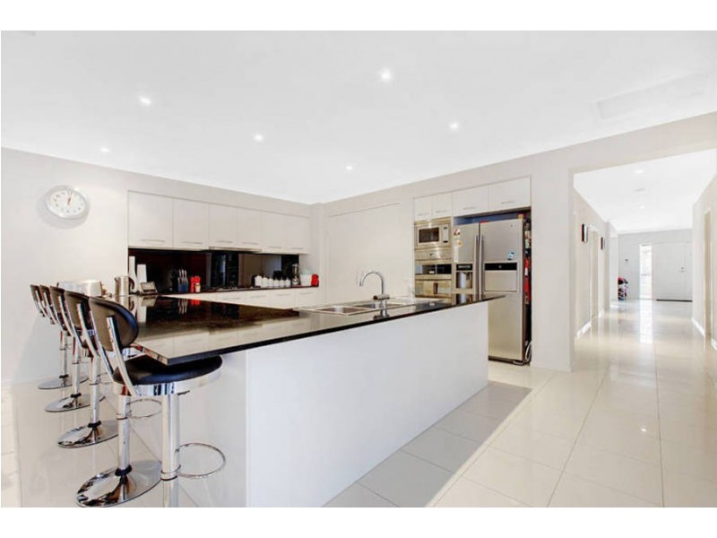 94 George Street, Taylors Hill VIC 3037