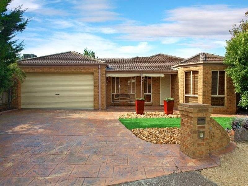 16 Alexander Close, Delahey VIC 3037
