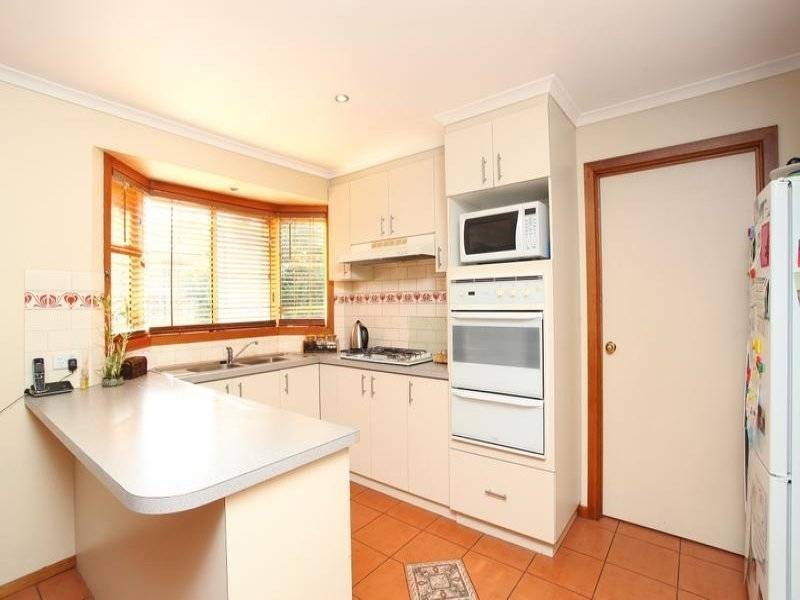 16 Alexander Close, Delahey VIC 3037