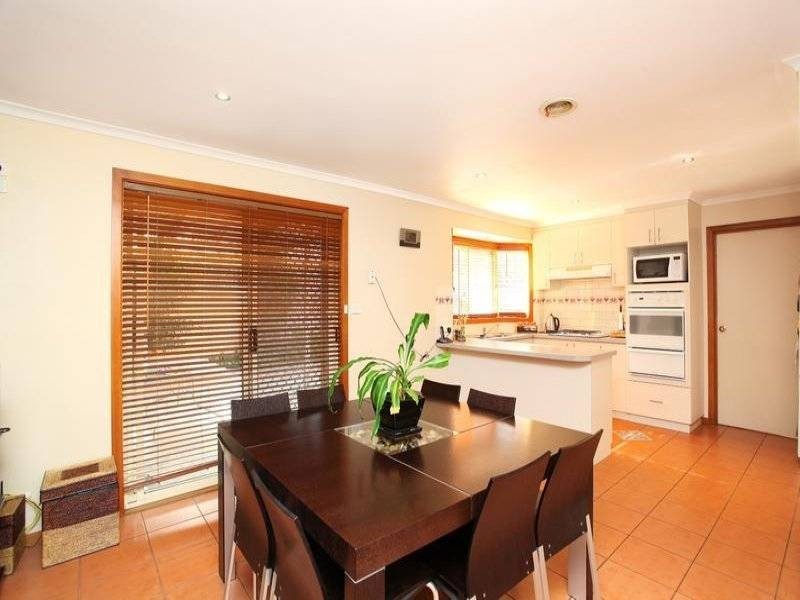 16 Alexander Close, Delahey VIC 3037