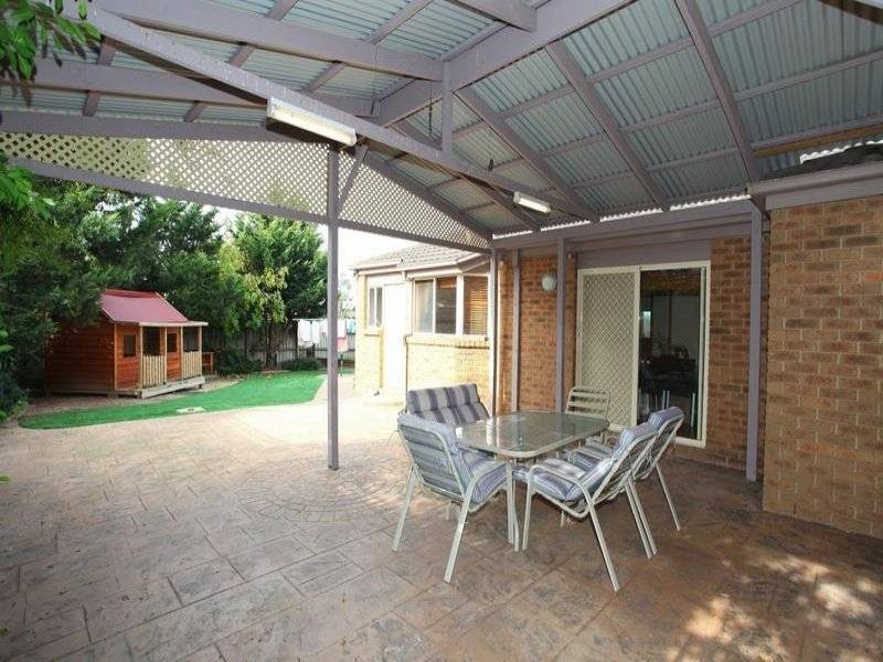 16 Alexander Close, Delahey VIC 3037