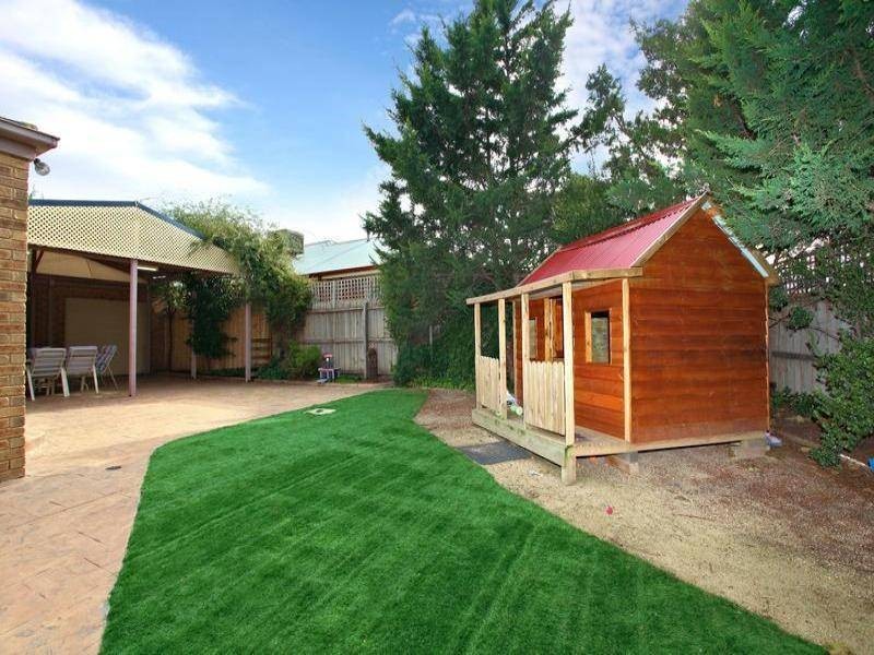 16 Alexander Close, Delahey VIC 3037