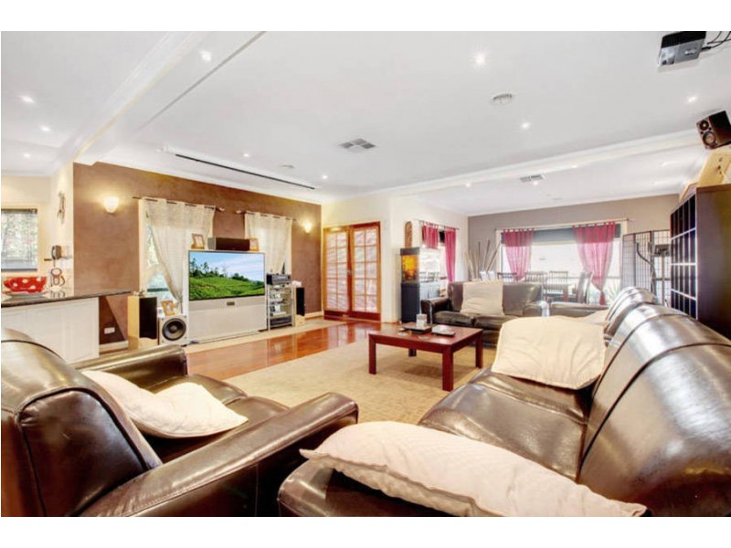 12 Apollo Court, Hillside VIC 3037