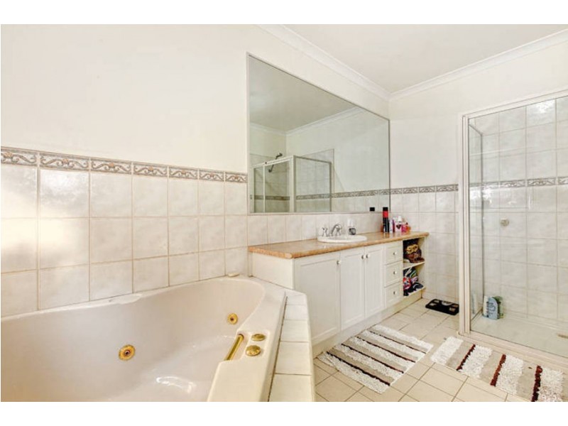 12 Apollo Court, Hillside VIC 3037