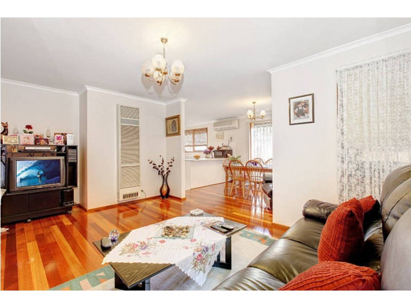 13 Shale Court, Delahey VIC 3037