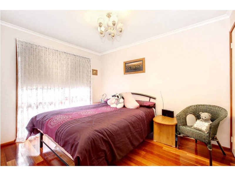 13 Shale Court, Delahey VIC 3037