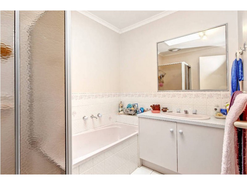 13 Shale Court, Delahey VIC 3037