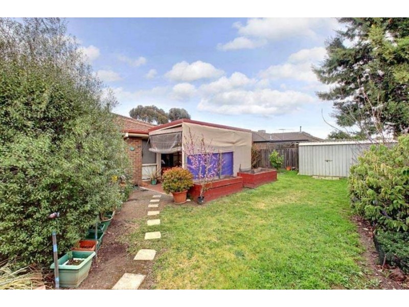13 Shale Court, Delahey VIC 3037